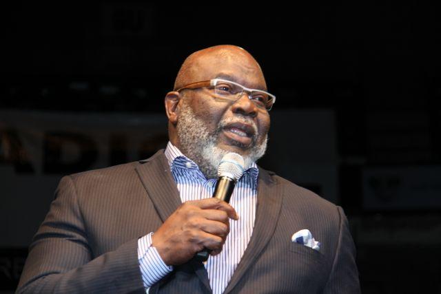 T.D. Jakes At Transformation 2015