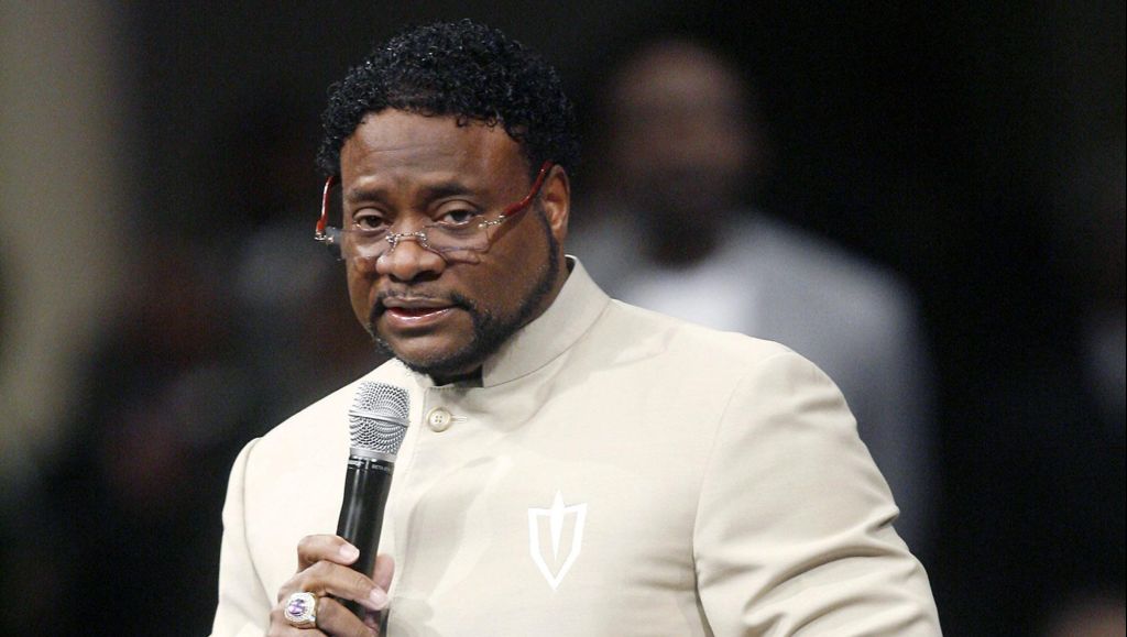 Bishop Eddie Long Discusses Sex Scandal Allegations